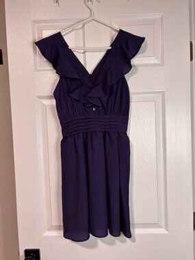 BCBG Generation Ruffle V-Neck Cocktail Dress (Size 0)